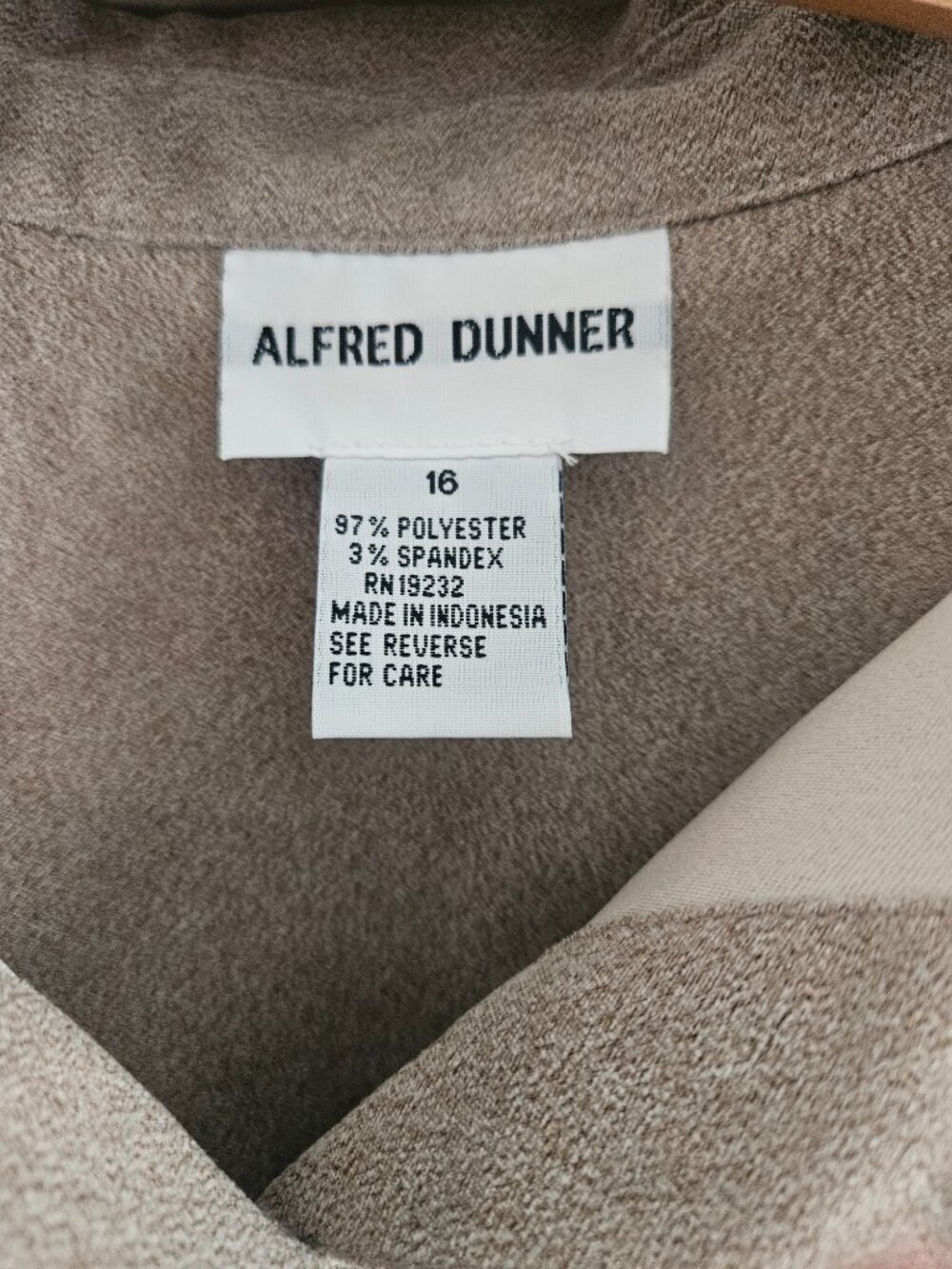 Alfred Dunner Brown Laser-Cut Faux Suede 16 Blouse - Picture 7 of 8